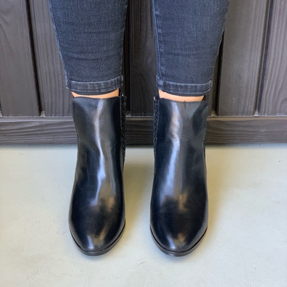 Black Woven Details Genuine Leather Ankle Boots - Picture 8 of 8